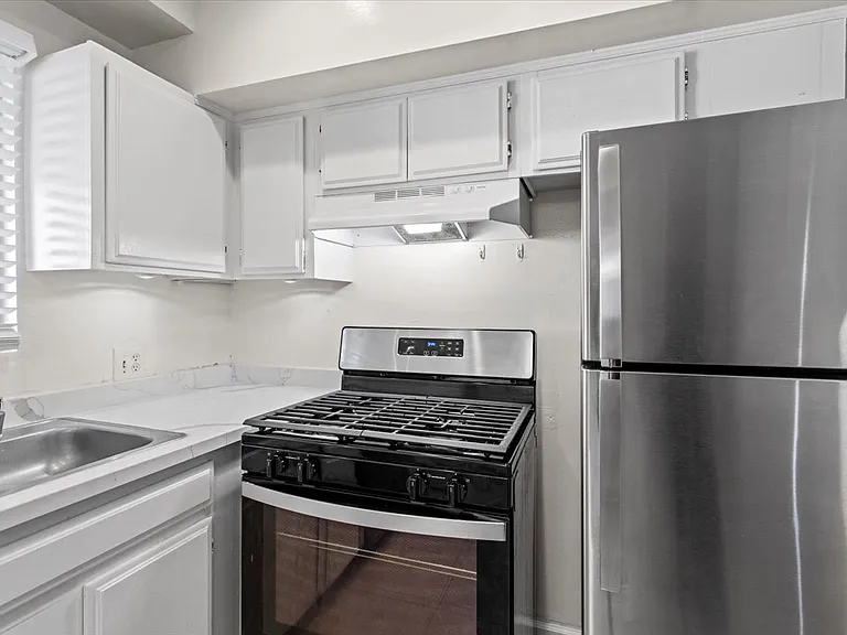 1635 West Blvd #2 — Photo 8