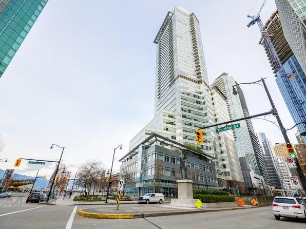 1077 Cordova St W #3304, Vancouver, BC V6C 2C6