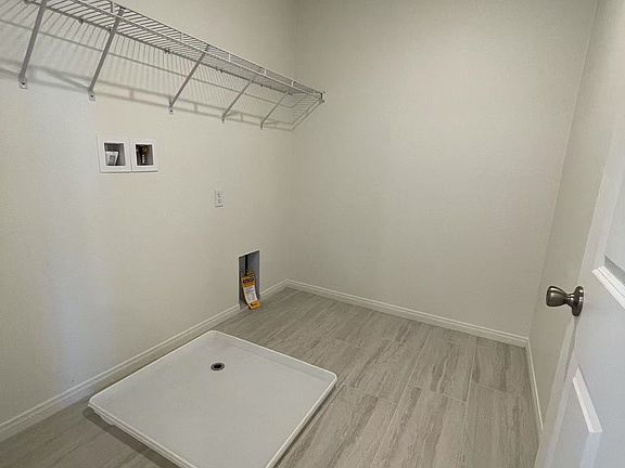 5th image of 3949 E Catalina St