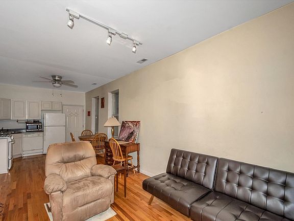 4th image of 1335 N Greenview Ave #Gf