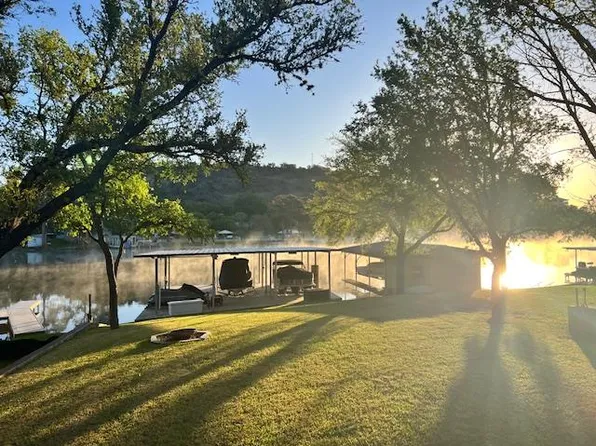 397 Sandy Mountain Dr, Sunrise Beach, TX 78643