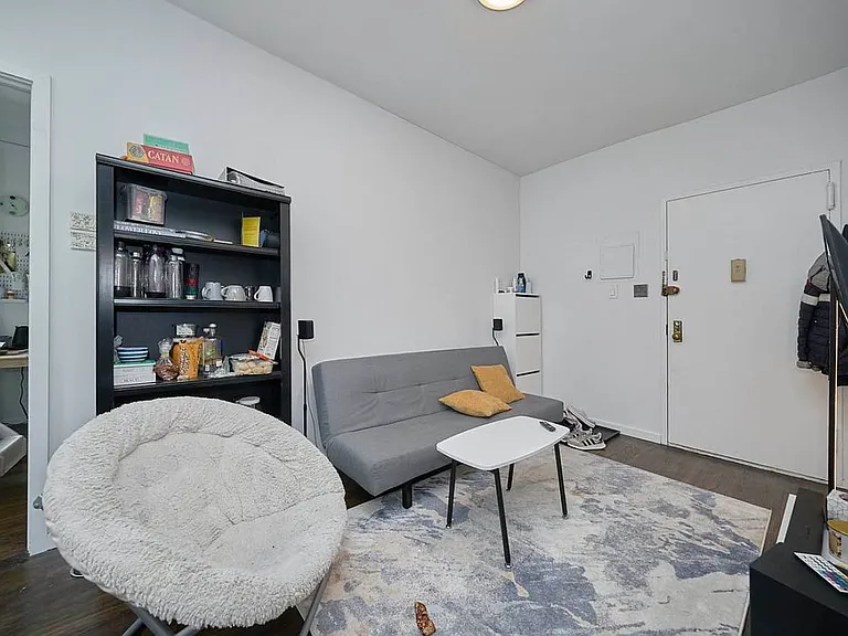 484 9th Ave #1B — Photo 8