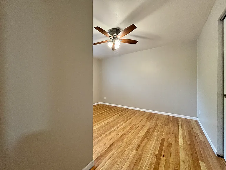 1105 Catalpa Cir — Photo 21