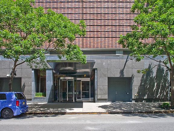 5th image of 111 W 67th St APT 23L