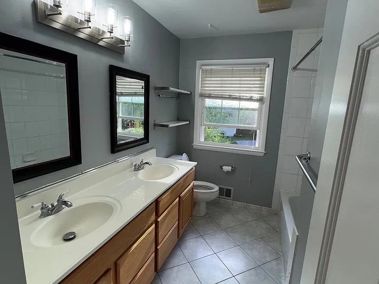 2428 Drexel St — Photo 5