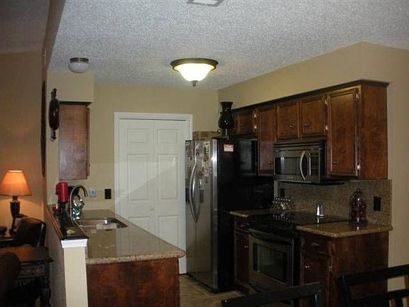 4th image of 4009 Heatherbrook Ct