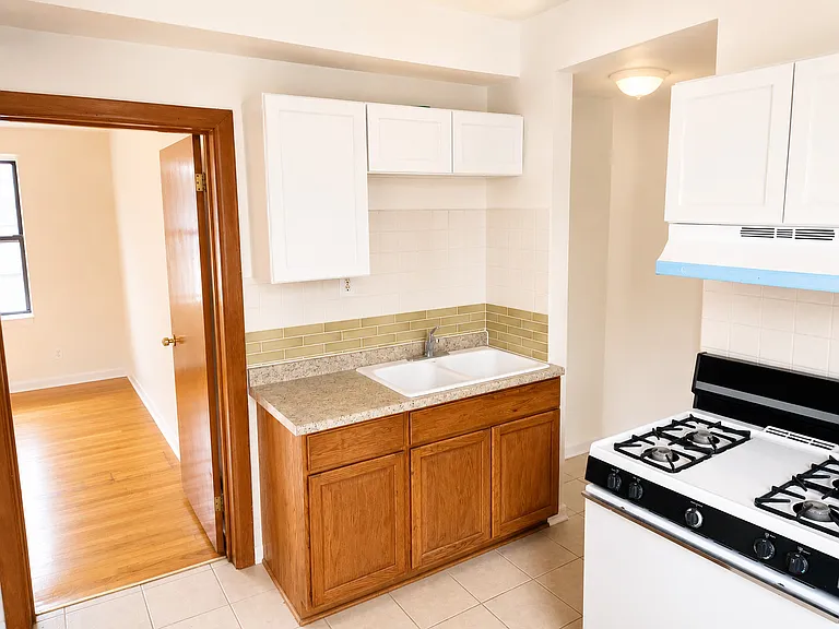 3560 W Cortland St #3RE — Photo 4