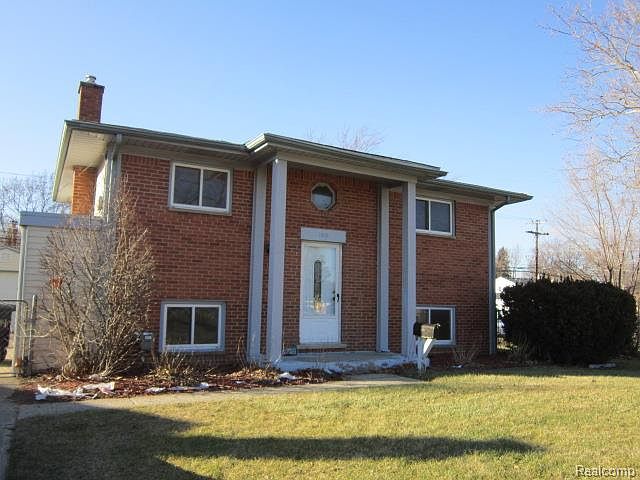 1st image of 1010 S Carlson St