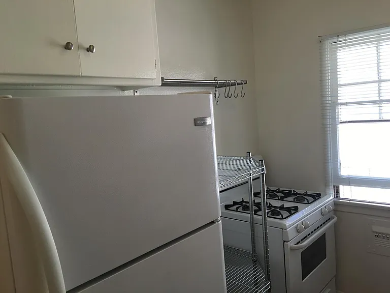 1241 S Bundy Dr #5 — Photo 22