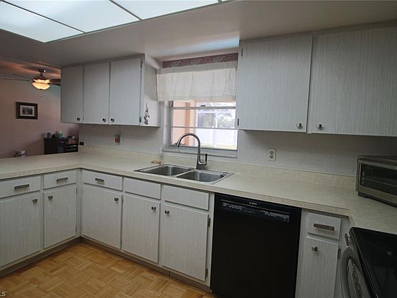 5th image of 17209 Wayzata Ct