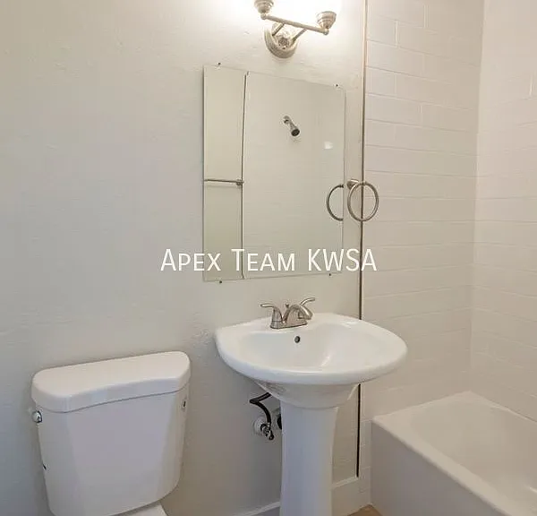 2627 E Grant Rd #8 — Photo 12