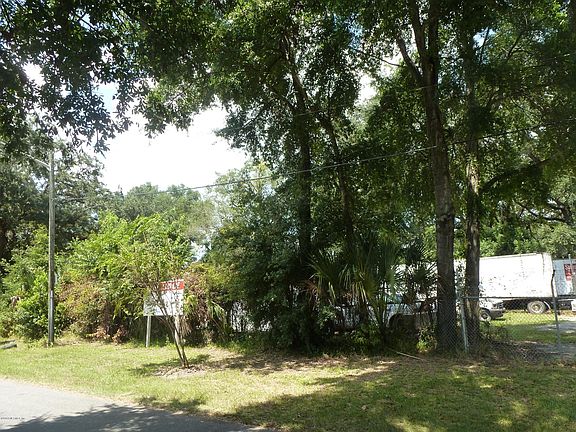 3rd image of 2409 Marie Street