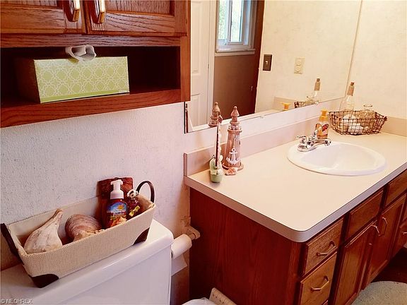 5th image of 115 Parkway Dr