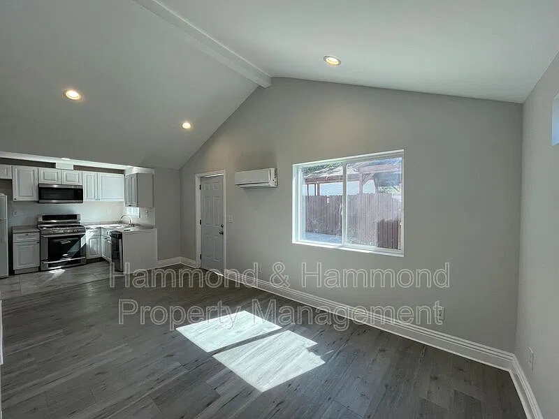 1 bed, 1.0 bath, 500 sqft, $2,495 — Photo 3