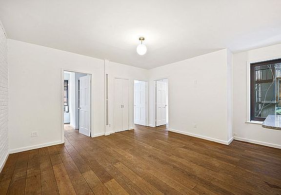 2nd image of 196 Elizabeth St APT 3