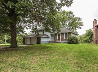 8013 Southview Dr, Grandview, MO 64030