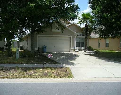 Price reduced for quick sale!  Nice 3/2 house with a huge fenced in yard.