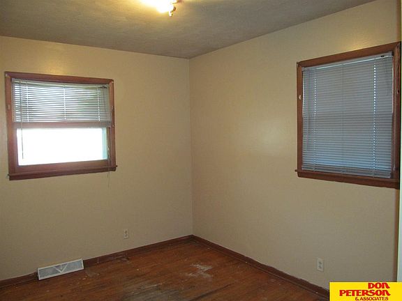 5th image of 1439 W 10th St