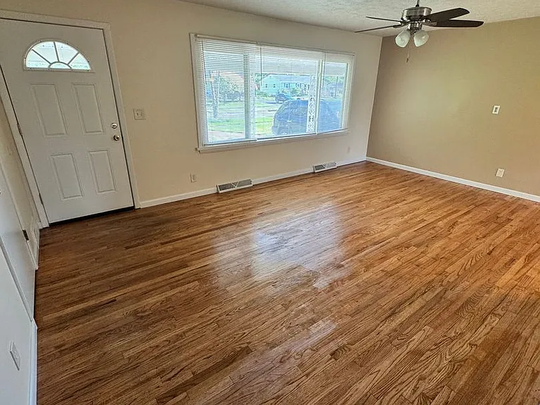 650 Beverly Hills Dr — Photo 16