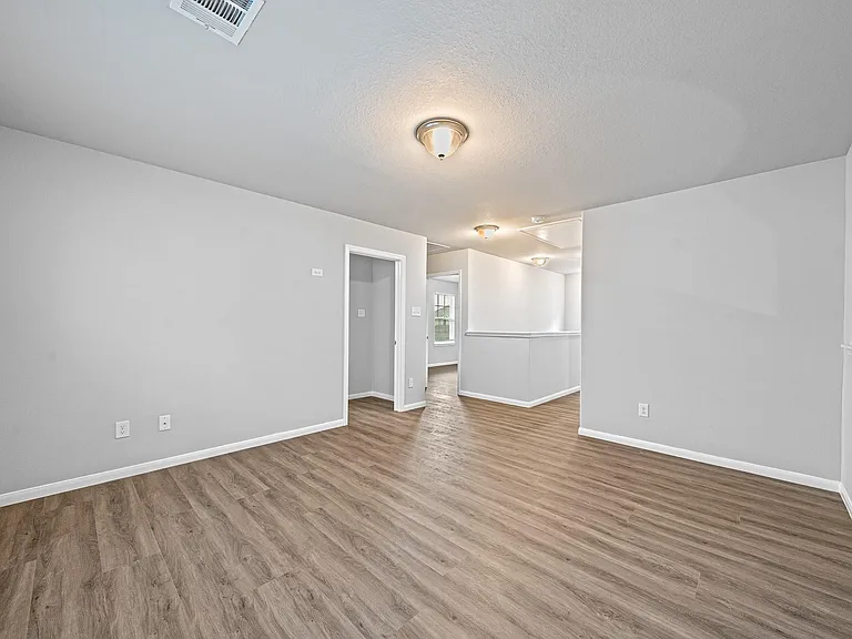13826 Andover Park Dr — Photo 23