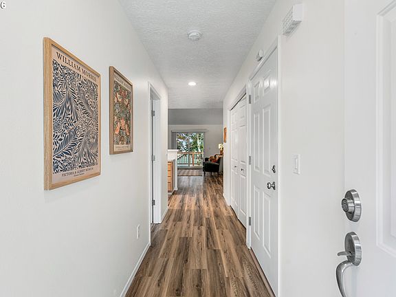 3rd image of 19051 Wellesley Ave