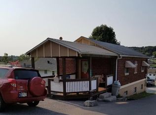 2595 Saint Marys Dr NE, Lanesville, IN 47136