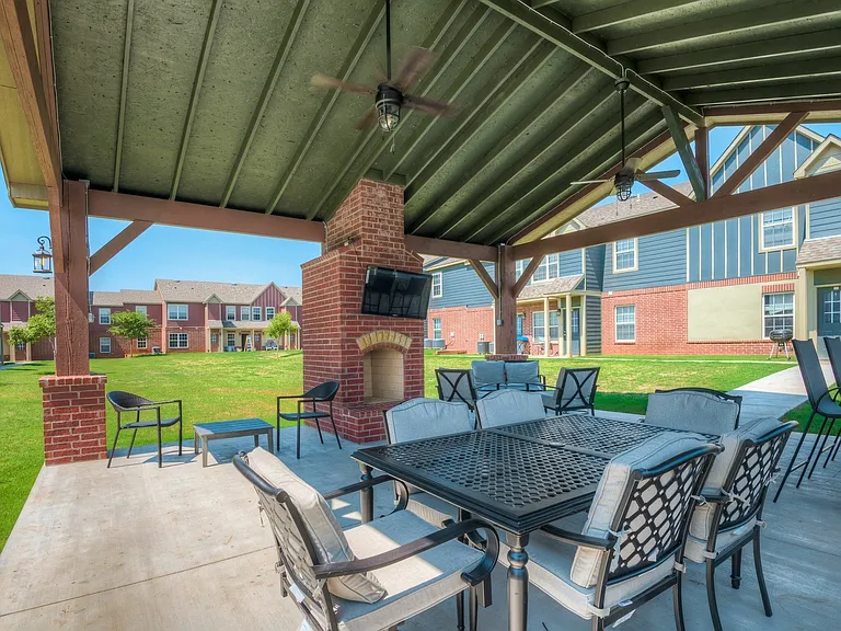 Lofts at North Penn - Courtyard