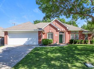 1933 Perry Dr, Mansfield, TX 76063