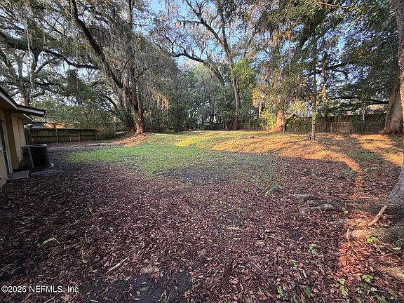 3rd image of 6880 TINKERBELL Lane
