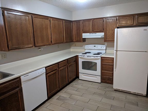 5th image of 430 Lee Dr