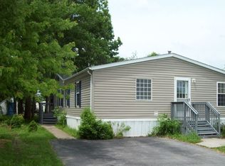 456 Chestnut Dr, Lockport, NY