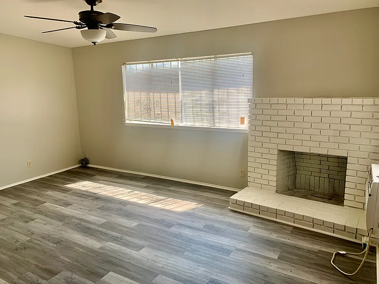 332 W Myers Ave — Photo 4