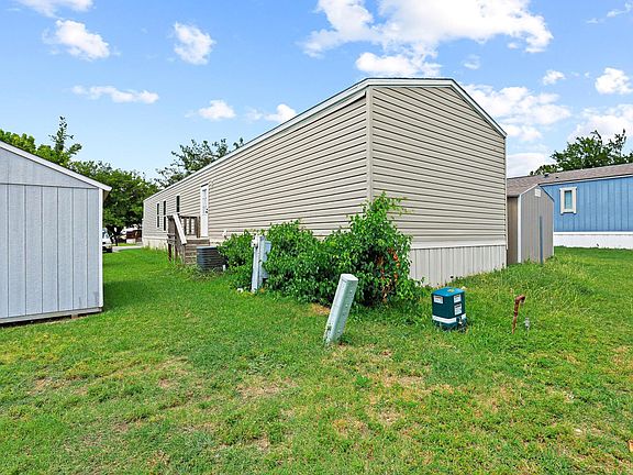 2nd image of 132 Knollwood Dr
