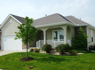 908 Soldier Ct, Lees Summit, MO 64082