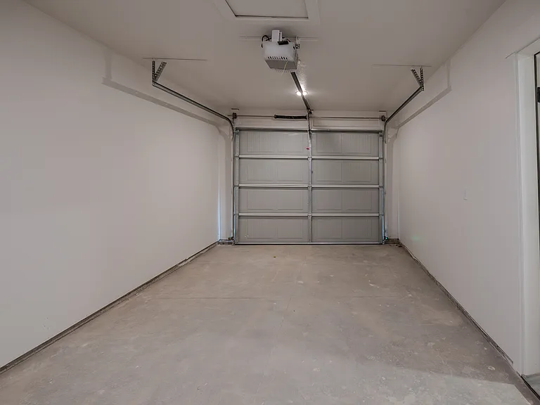 674 E 500 N — Photo 19