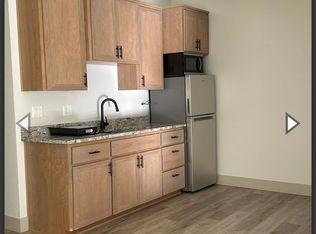 166 N Mountain Ave #B, Ashland, OR 97520