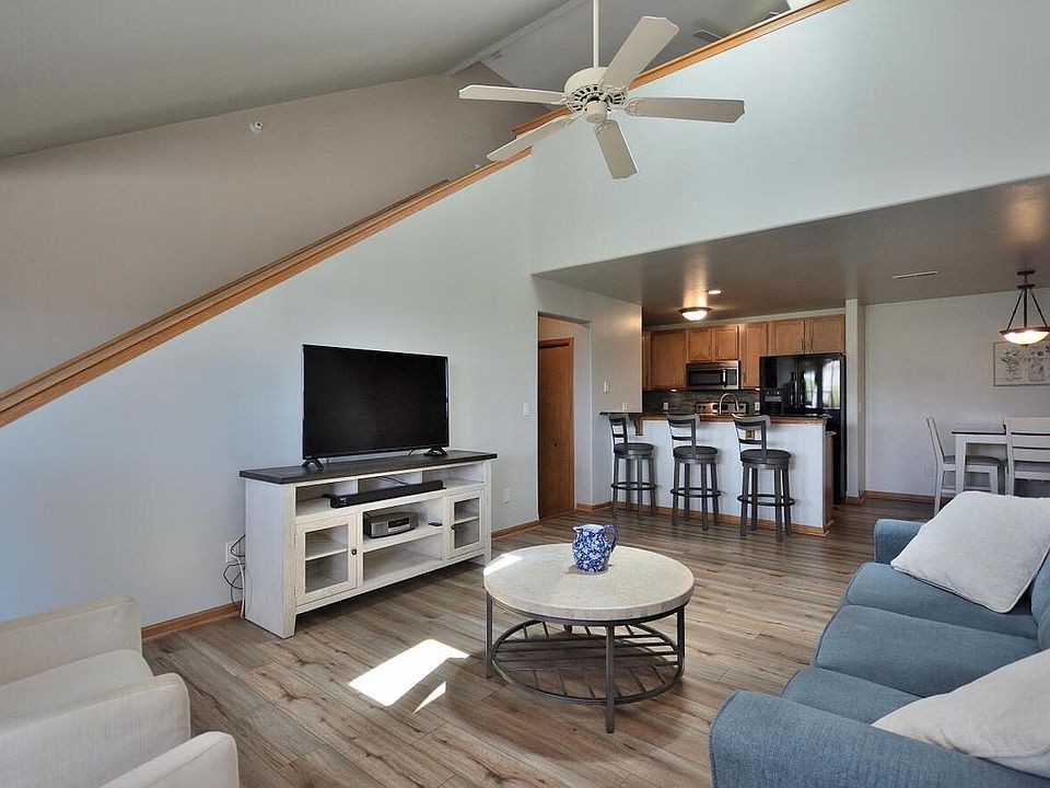 1st image of 2955 W Drexel AVENUE #414