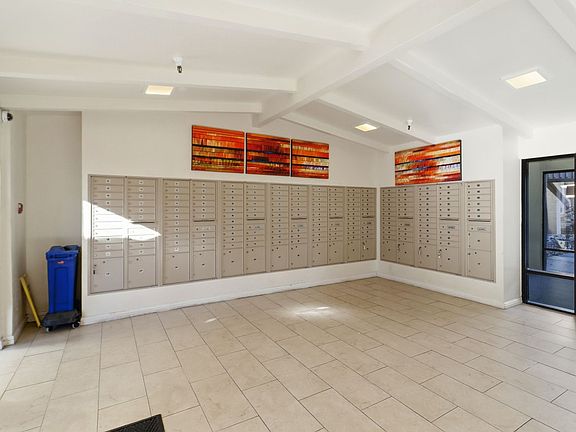 5th image of 1400 Carpentier St APT 419