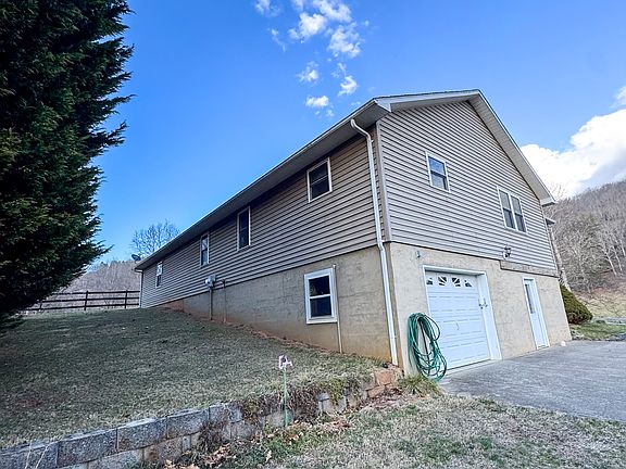 4th image of 74 Lockes Way