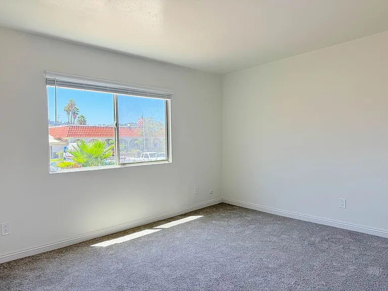 Sun Valley Gardens Apartments — Photo 17