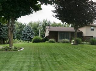 888 N Honeysuckle Ln, La Porte, IN 46350