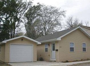 1655 Drexel St, Dubuque, IA 52001