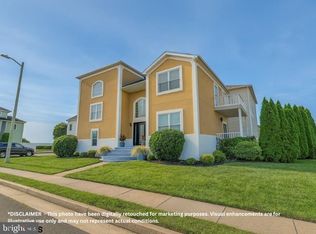 909 N Burghley Ave, Ventnor, NJ 08406