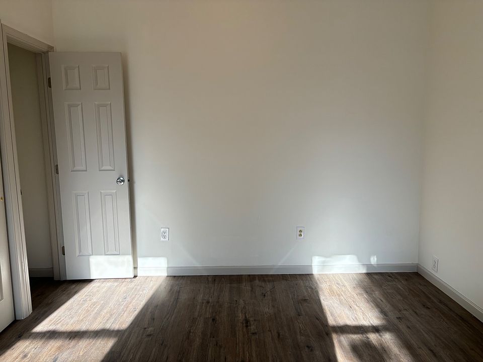 Unit Photo