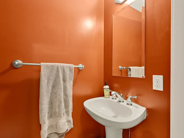 2363 Champlain St NW #3 — Photo 17