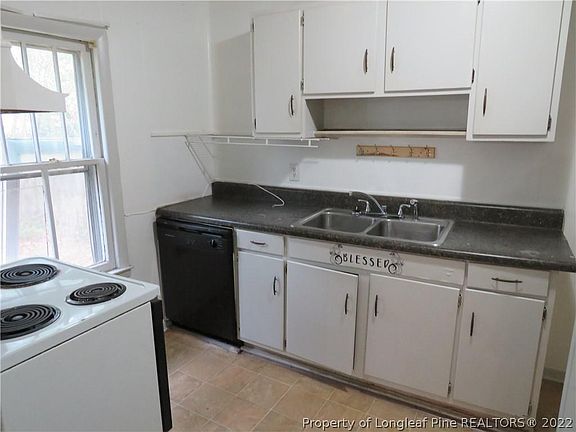4th image of 303 W 17th St