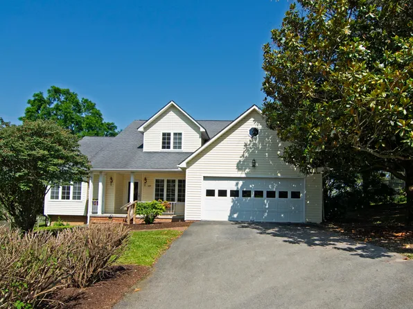 169 Crowfield Cir, Lewisburg, WV 24901