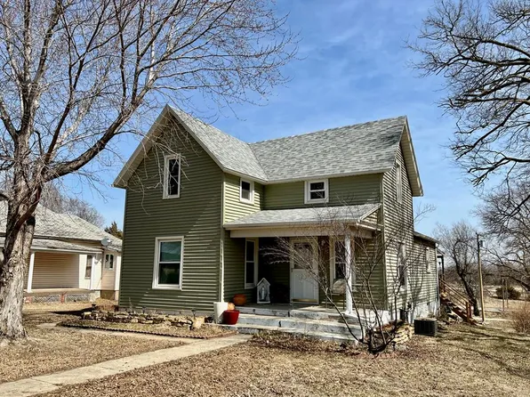 724 N High St, Mankato, KS 66956