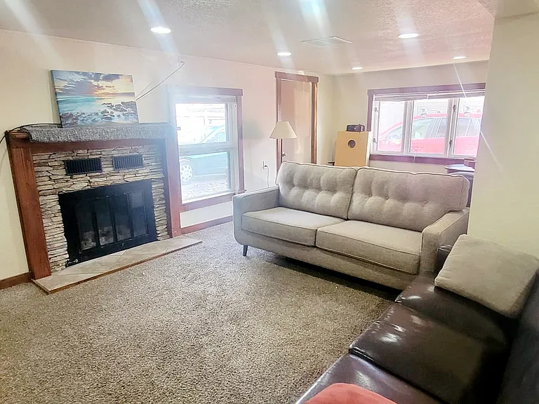 1325 Balsam Ave — Photo 6