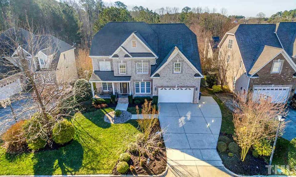 2nd image of 111 Kings Castle Dr